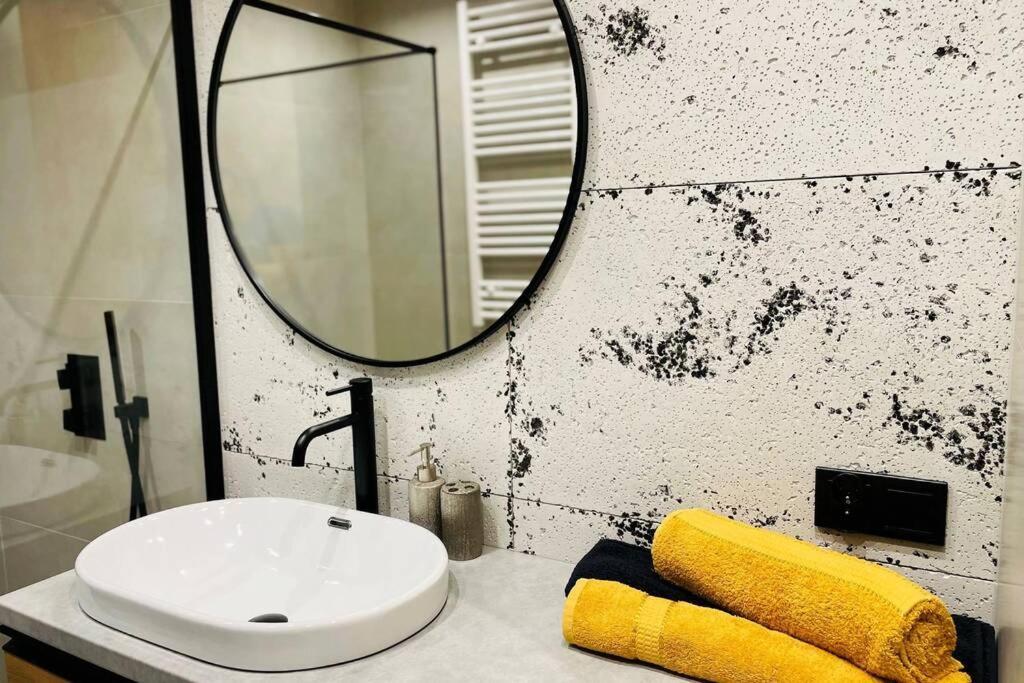 Apartament Twierdza Z Widokiem Na Jezioro Ostróda Extérieur photo